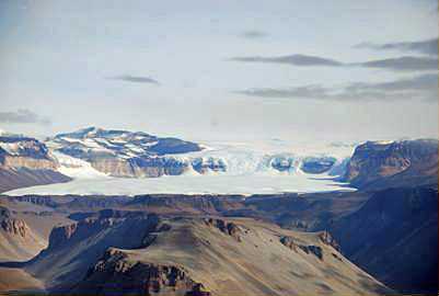 The fantastic Airdevronsix icefall from 17.5 km distance, Antarctica