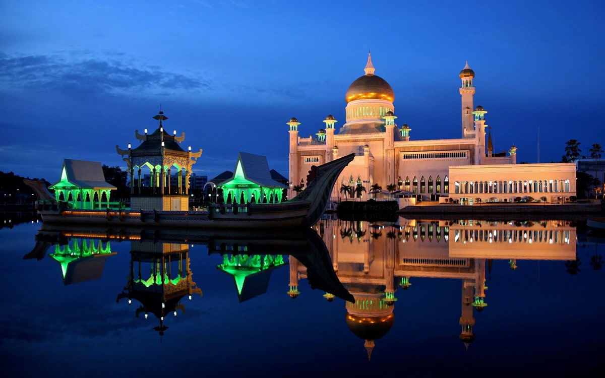 Sultan Omar Ali Saifuddin Mosque, Brunei