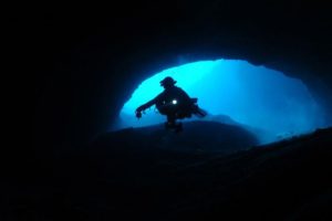Cave diving in Bermuda