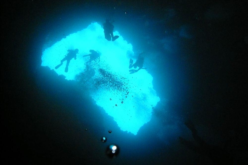 Diving in Blue Holes, Palau