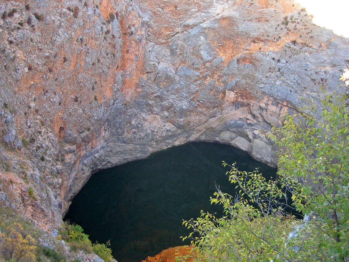 Crveno Jezero sinkhole, lake