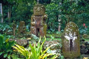 Me'ae Iipona in Marquesas, old stone sculptures