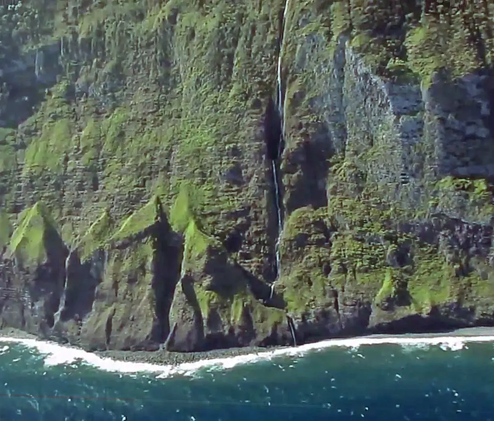 Lower part of Kahiwa Falls, Molokai