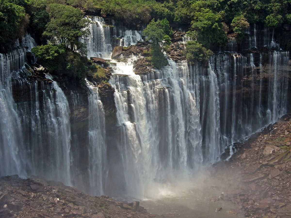 Kalendula waterfall is eroding the cliff. Could this fall really be 105 m tall?