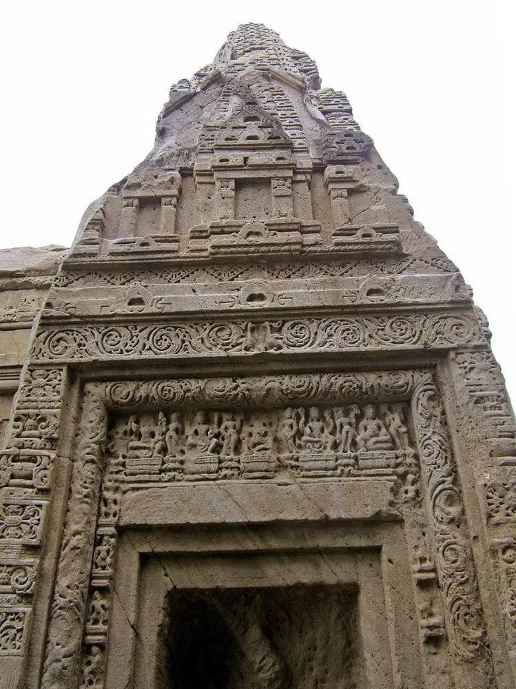 Masroor Temples in India, rock carvings