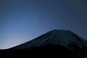 Mount Fuji and comet ISON