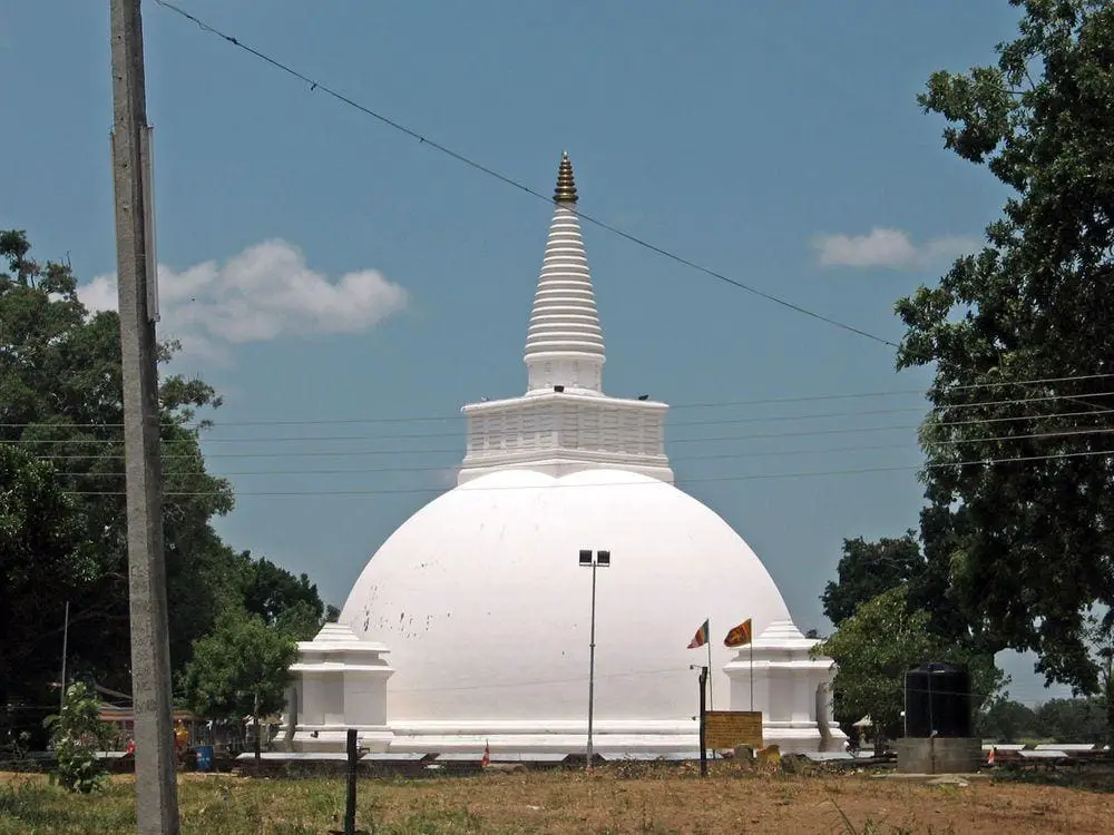 Somawathie Stupa , Sri Lanka