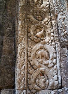 Carving of mysterious animal (stegosaurus?) in Ta Prohm temple - hoax?