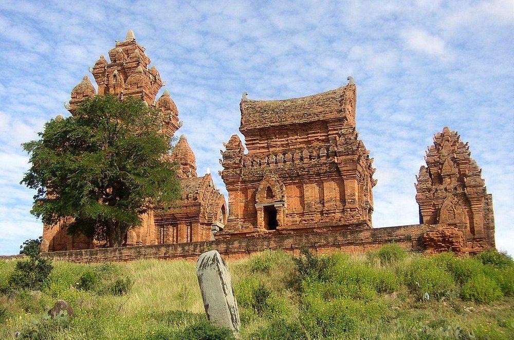 Po Klong Garai Temple