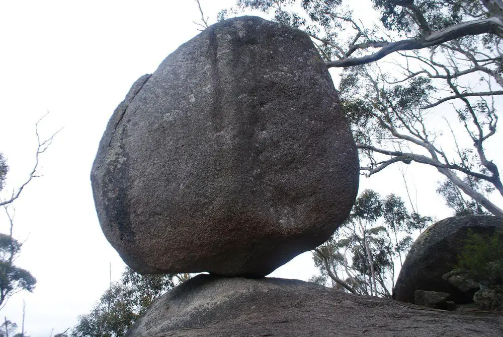 Balancing rock of Castle Rock in Porongurup Range
