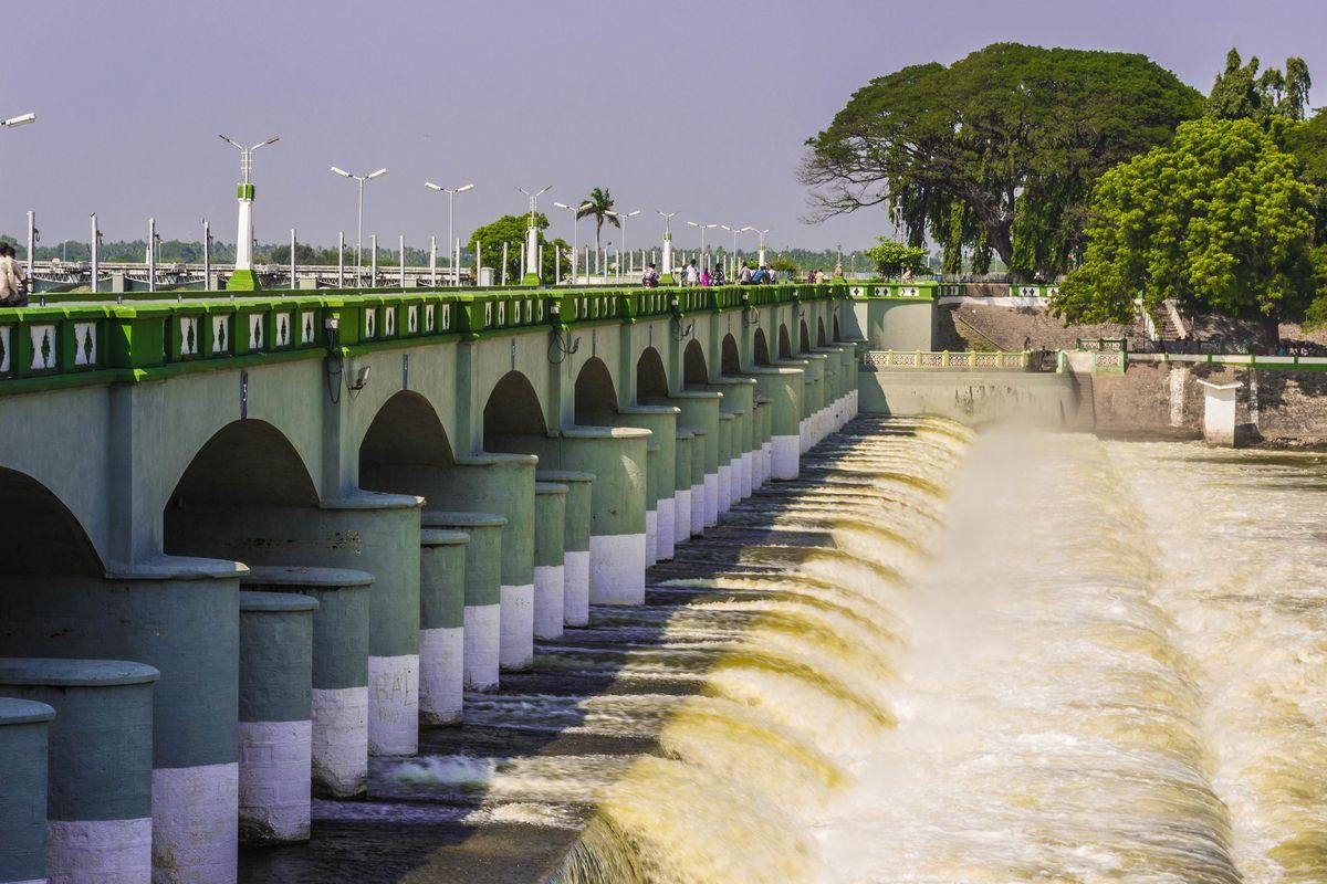 Kallanai dam