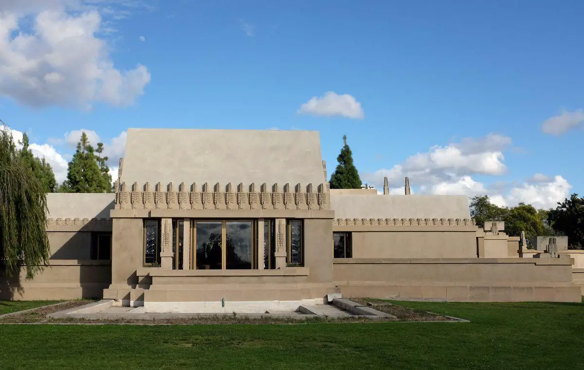 Hollyhock House