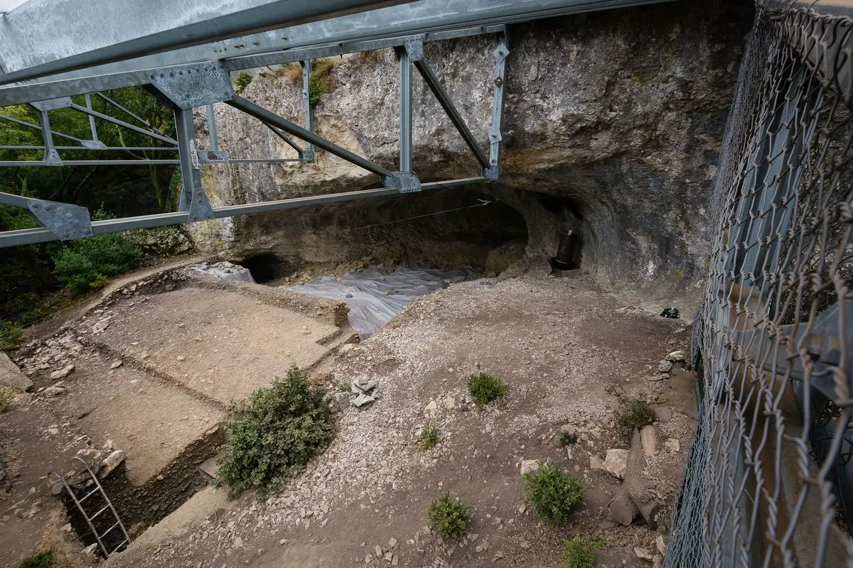 Mandrin Grotto near Malataverne, France