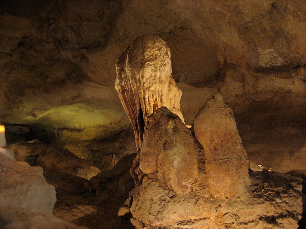 Għar Dalam Cave