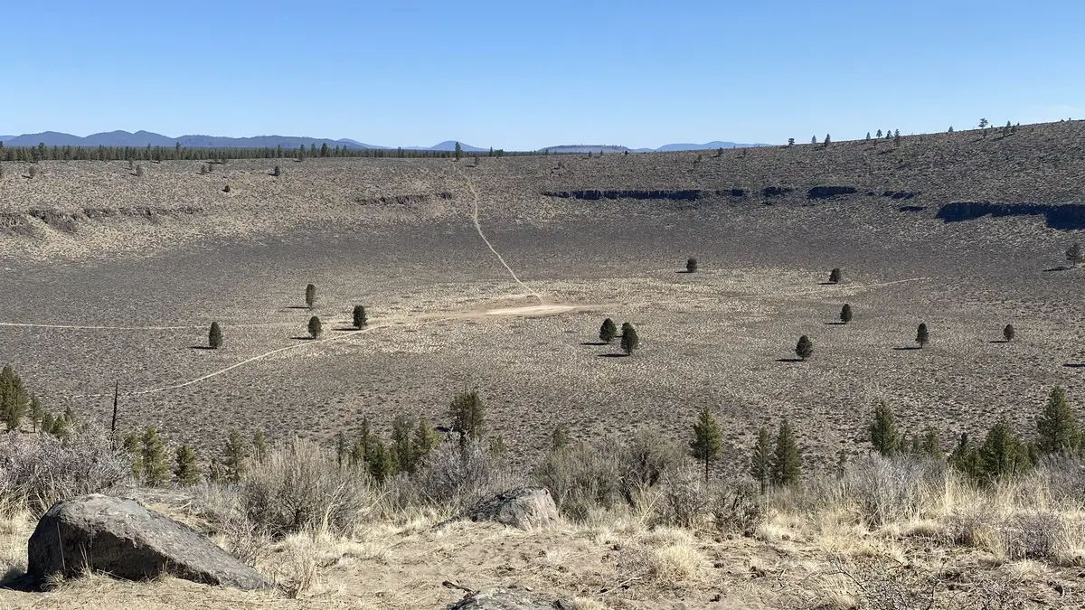 Hole-in-the-Ground, Oregon