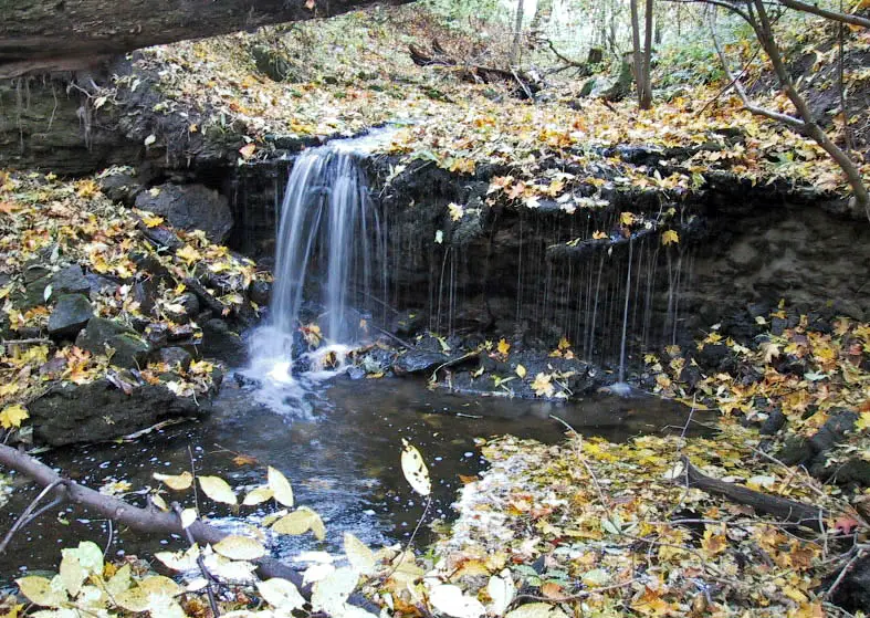 Nurmizi Waterfall, October 2000