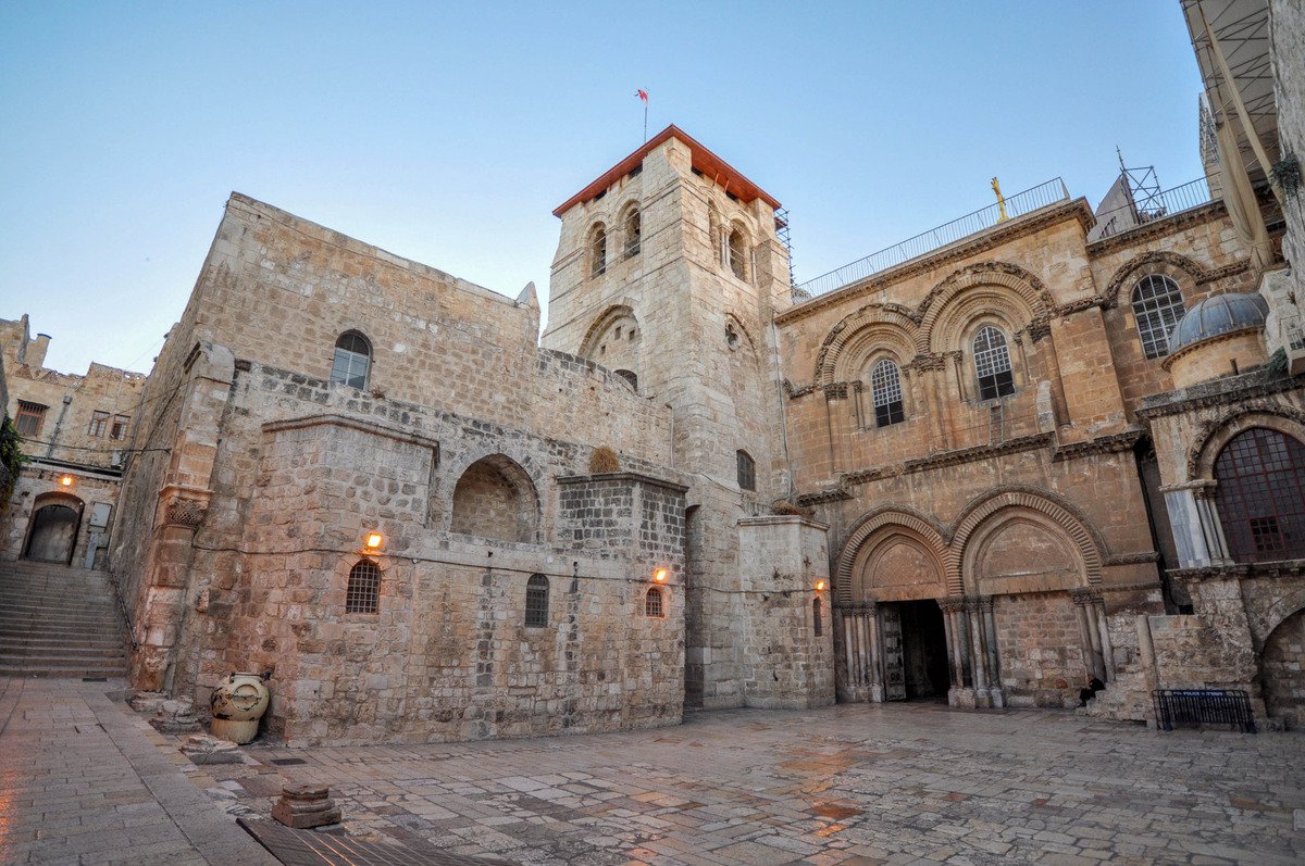 Church of the Holy Sepulchre, parvis