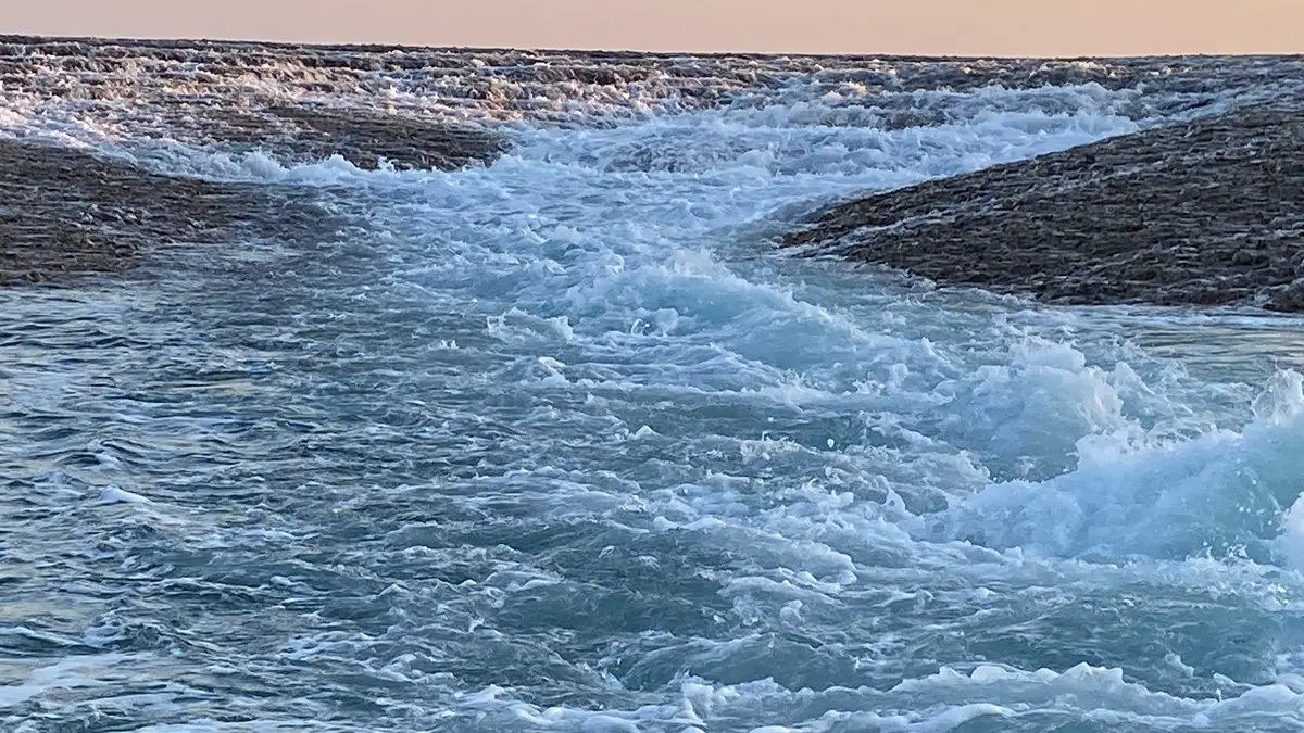 One of the countless Montgomery Reef tidal falls