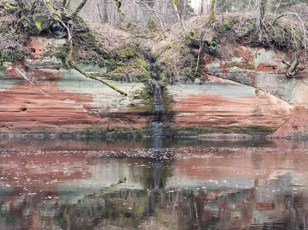 Waterfall over Zvigulu Cliffs, March 2024